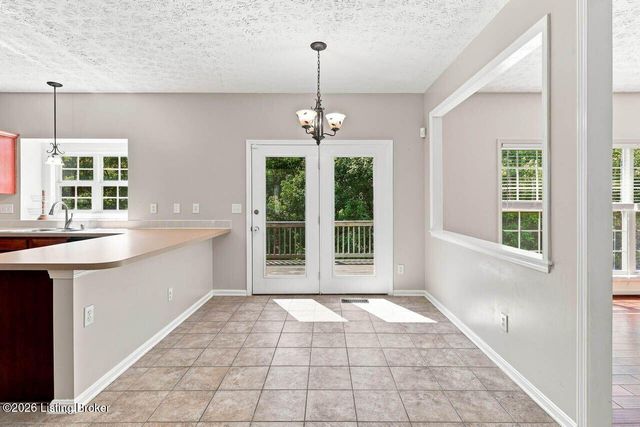 11421 Top Walnut Loop, Louisville, KY 40229