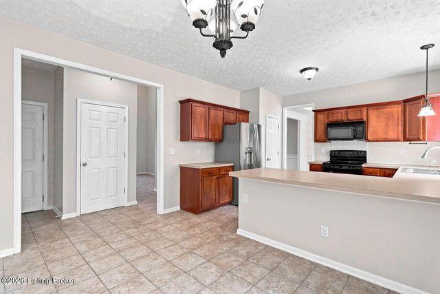 11421 Top Walnut Loop, Louisville, KY 40229