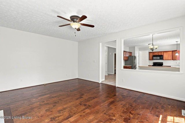 11421 Top Walnut Loop, Louisville, KY 40229