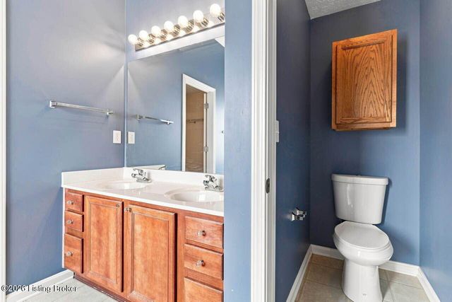 11421 Top Walnut Loop, Louisville, KY 40229