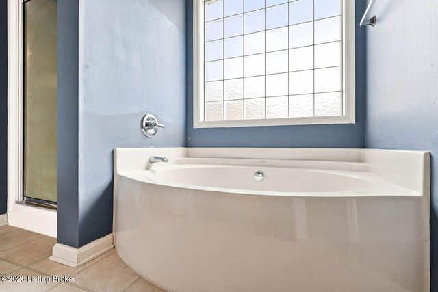 11421 Top Walnut Loop, Louisville, KY 40229
