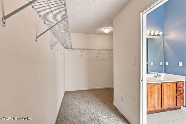 11421 Top Walnut Loop, Louisville, KY 40229