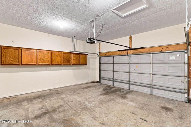 11421 Top Walnut Loop, Louisville, KY 40229