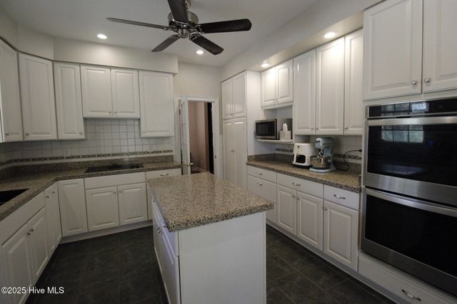 102 S Country Club Drive, Kenansville, NC 28349