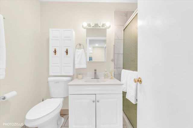 8852 N Leslie Lane 2C, Des Plaines, IL 60016