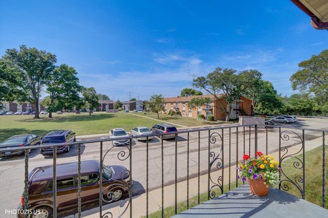 8852 N Leslie Lane 2C, Des Plaines, IL 60016