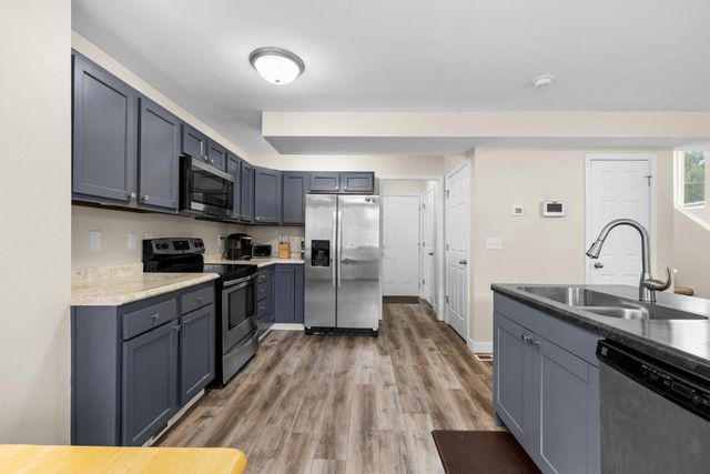 705 8th Street NW, Minot, ND 58703