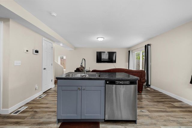 705 8th Street NW, Minot, ND 58703