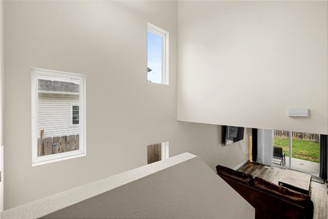 705 8th Street NW, Minot, ND 58703