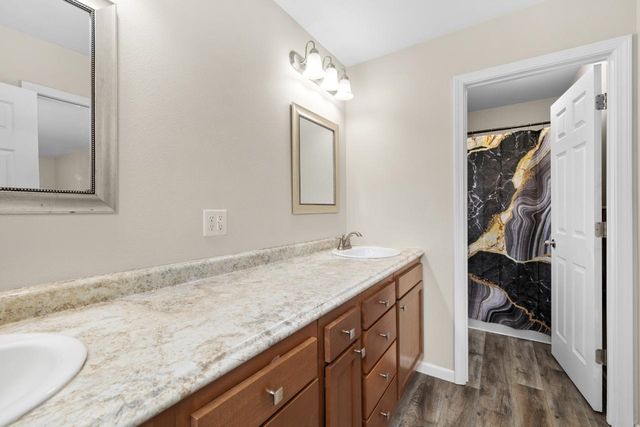 705 8th Street NW, Minot, ND 58703