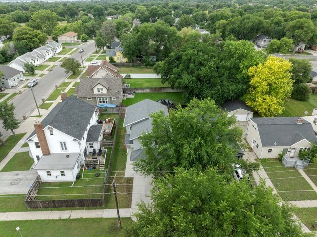 705 8th Street NW, Minot, ND 58703