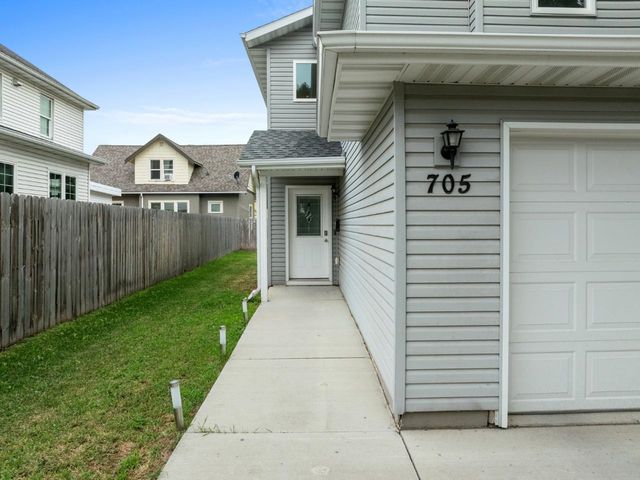 705 8th Street NW, Minot, ND 58703