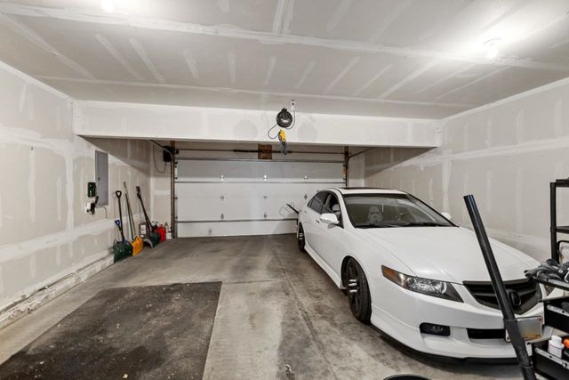 705 8th Street NW, Minot, ND 58703