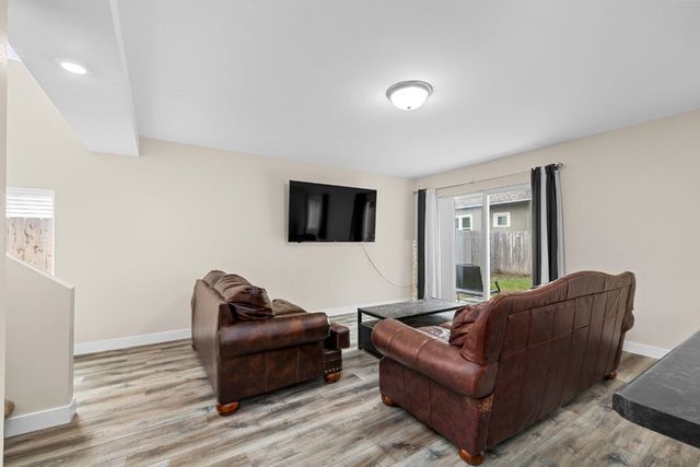 705 8th Street NW, Minot, ND 58703