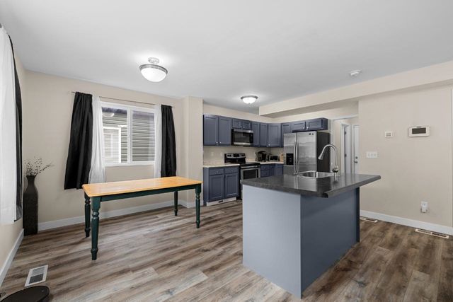 705 8th Street NW, Minot, ND 58703