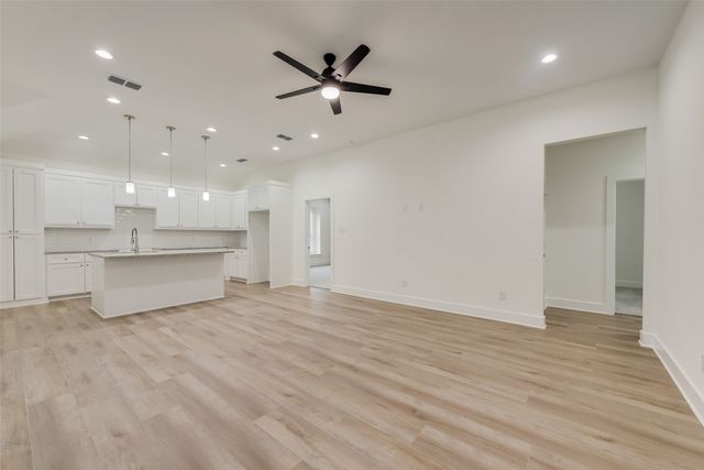 1602 Holcomb Road, Dallas, TX 75217