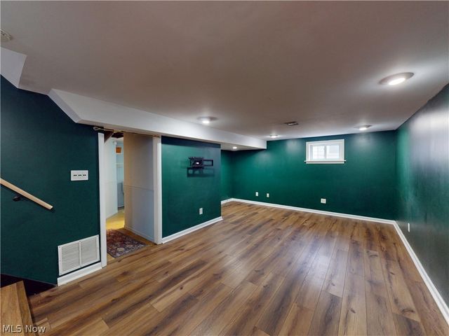 14801 Larkfield Drive, Brook Park, OH 44142