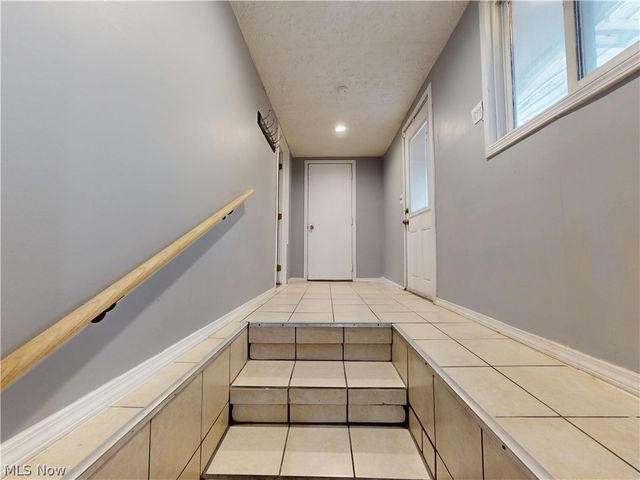 14801 Larkfield Drive, Brook Park, OH 44142