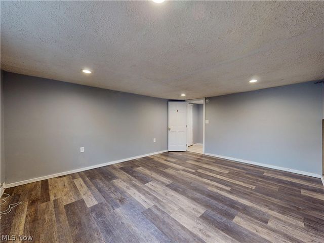 14801 Larkfield Drive, Brook Park, OH 44142