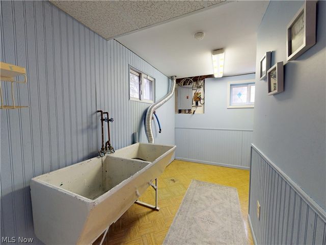 14801 Larkfield Drive, Brook Park, OH 44142