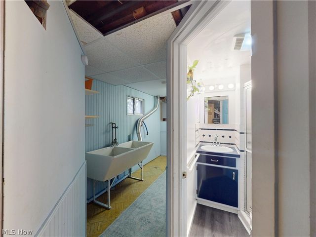 14801 Larkfield Drive, Brook Park, OH 44142