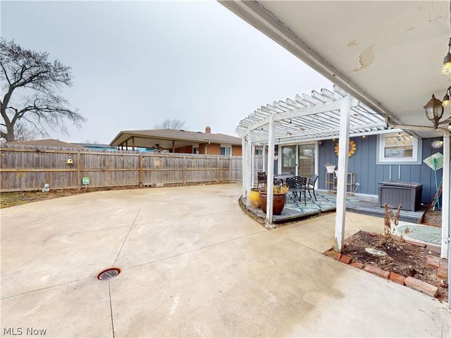 14801 Larkfield Drive, Brook Park, OH 44142