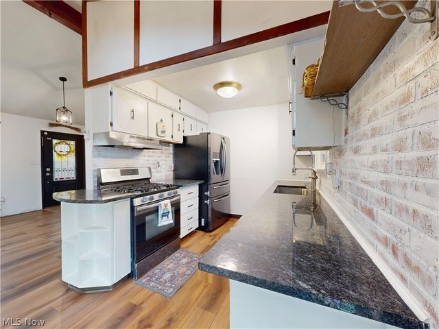 14801 Larkfield Drive, Brook Park, OH 44142