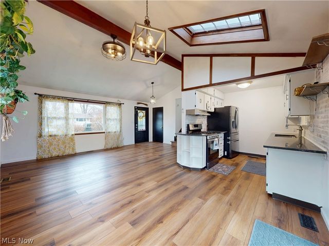 14801 Larkfield Drive, Brook Park, OH 44142