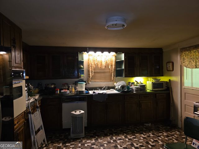 484 Riverside Road, Tallapoosa, GA 30176