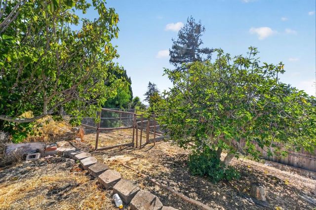 10831 Ridgeview Way, San Jose, CA 95127
