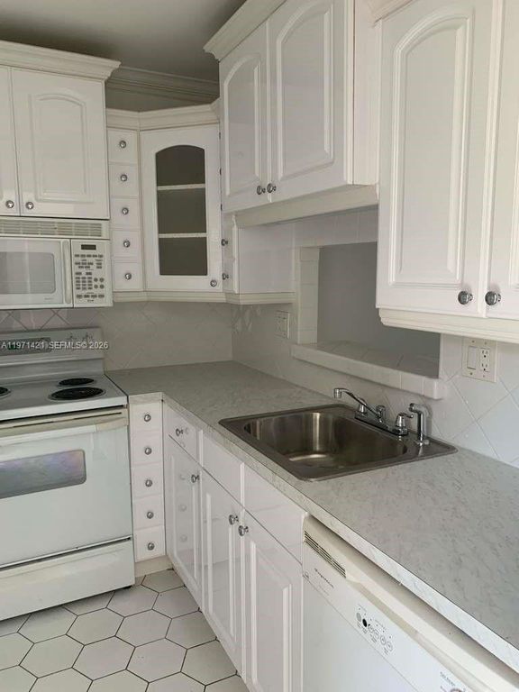 5003 NW 35th Street 405, Lauderdale Lakes, FL 33319