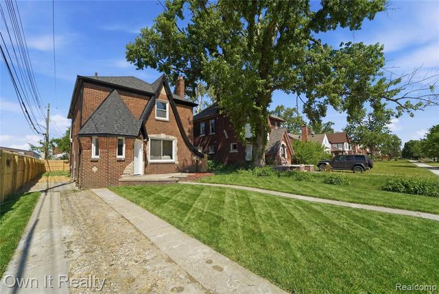17127 Santa Barbara Drive, Detroit, MI 48221