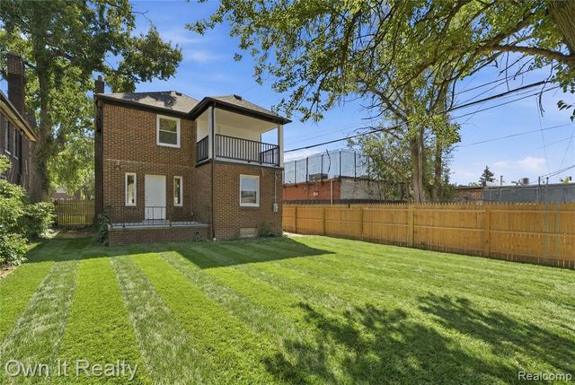 17127 Santa Barbara Drive, Detroit, MI 48221