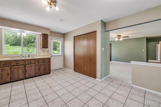 4863 Vermilion Drive, St Louis, MO 63128