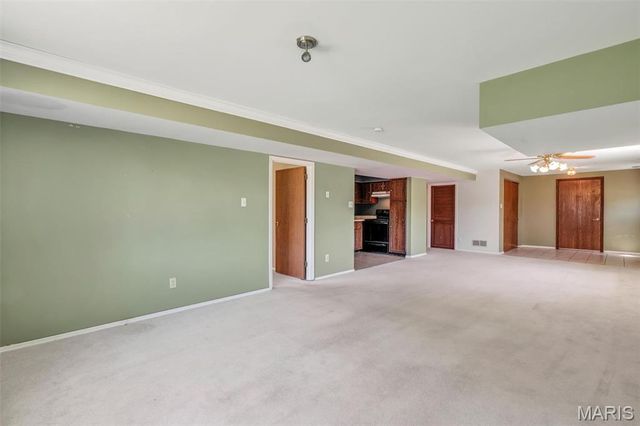 4863 Vermilion Drive, St Louis, MO 63128