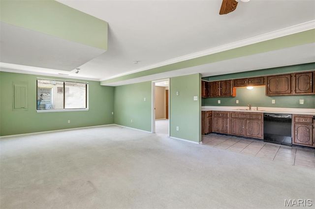 4863 Vermilion Drive, St Louis, MO 63128