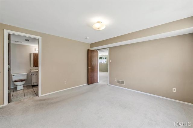 4863 Vermilion Drive, St Louis, MO 63128
