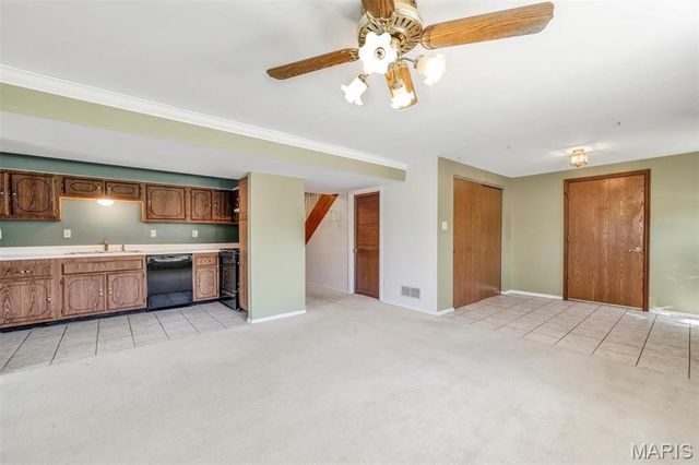 4863 Vermilion Drive, St Louis, MO 63128