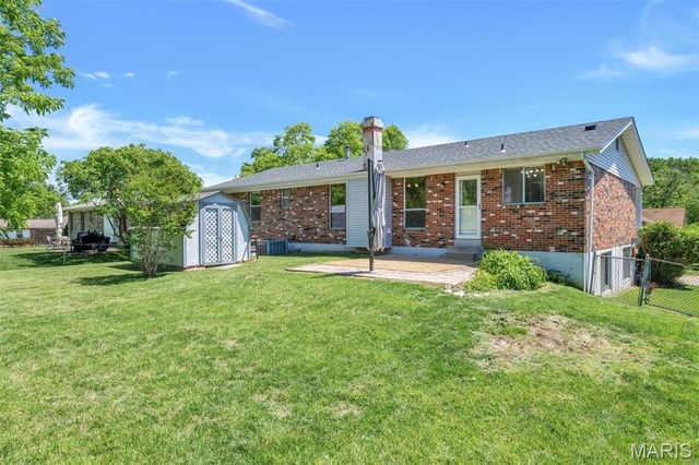 4863 Vermilion Drive, St Louis, MO 63128