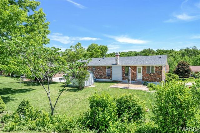 4863 Vermilion Drive, St Louis, MO 63128