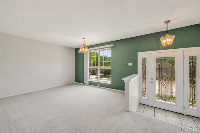 4863 Vermilion Drive, St Louis, MO 63128