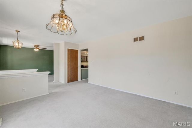 4863 Vermilion Drive, St Louis, MO 63128