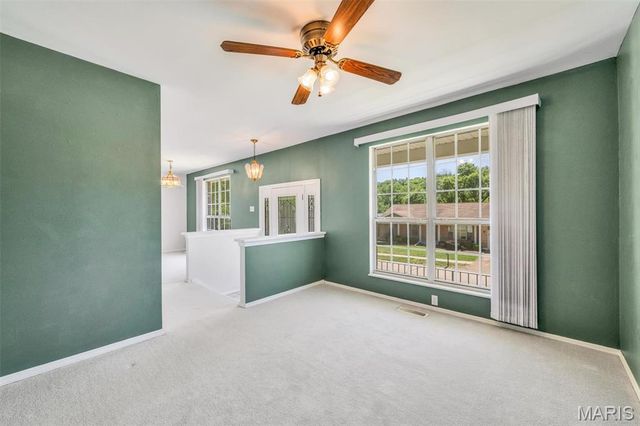 4863 Vermilion Drive, St Louis, MO 63128