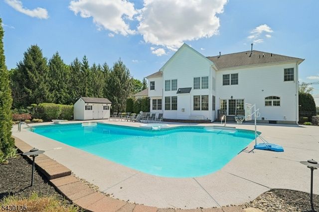 384 Bennetts Ln, Franklin Twp., NJ 08873