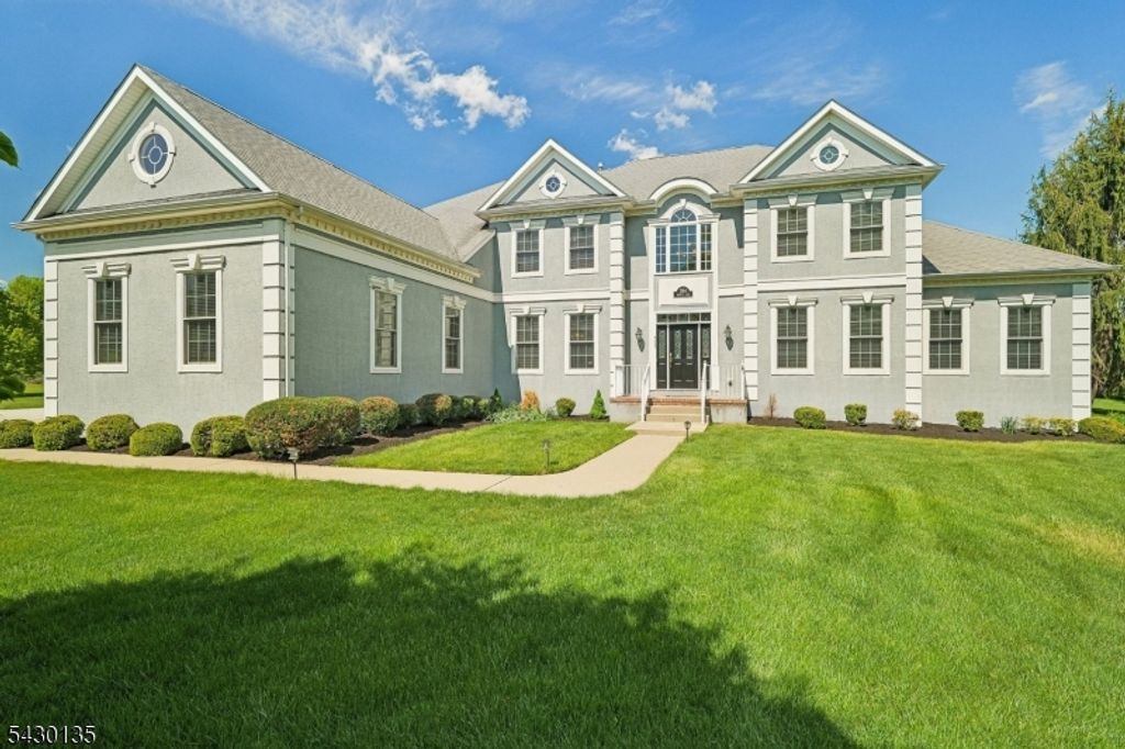 384 Bennetts Ln, Franklin Twp., NJ 08873