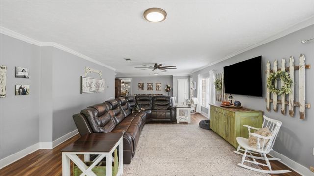 100 E Hill Ranch Lane, New Waverly, TX 77358