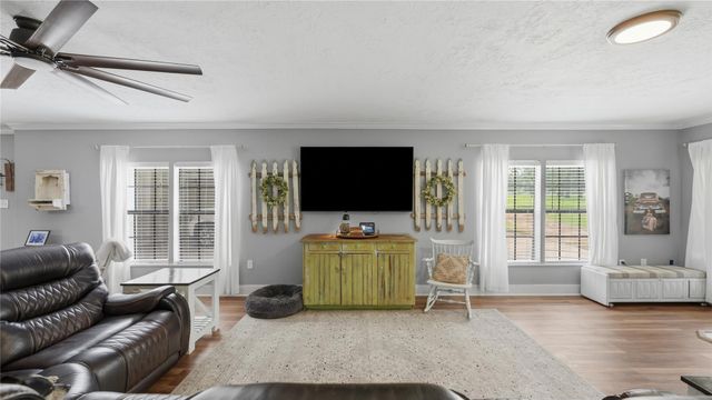 100 E Hill Ranch Lane, New Waverly, TX 77358