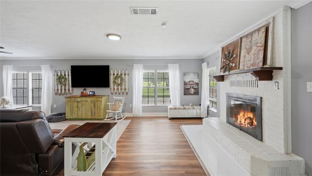 100 E Hill Ranch Lane, New Waverly, TX 77358