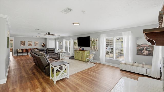 100 E Hill Ranch Lane, New Waverly, TX 77358