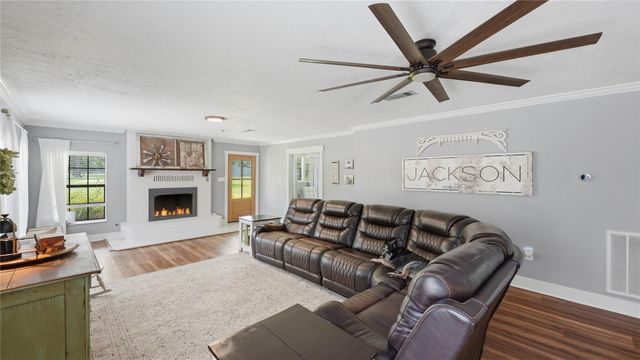 100 E Hill Ranch Lane, New Waverly, TX 77358
